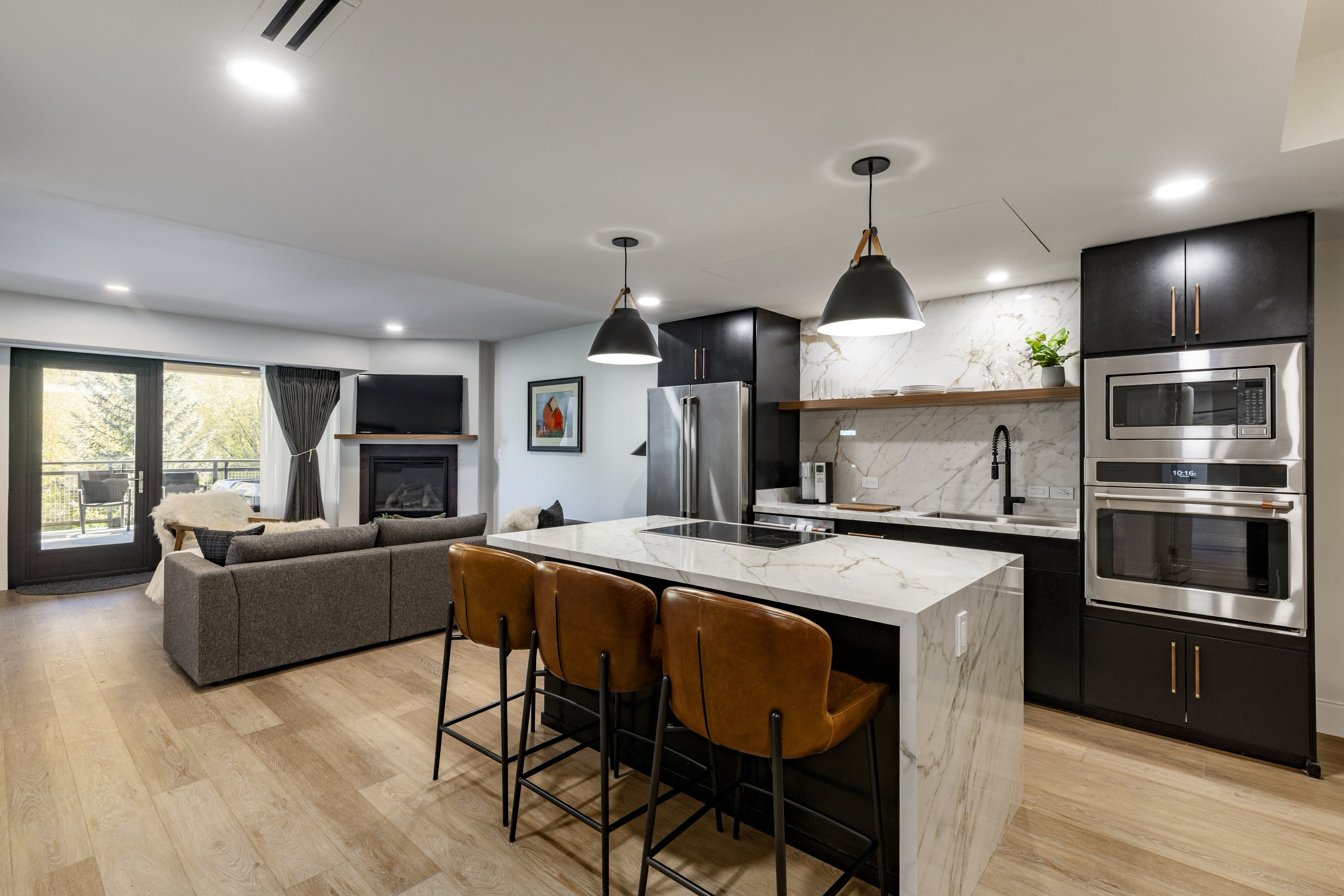 ■PREMIUM出品■LODGE UTAH ユタ★スキレット Park City Hotel Rooms & Suites | The Sky Lodge